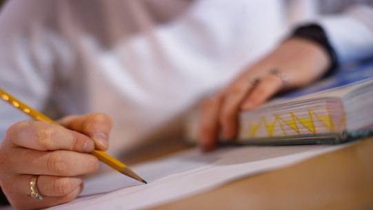 http://www.midcontinent.edu/essay_writing.jpg